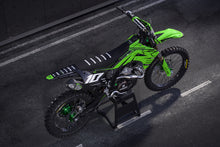 Load image into Gallery viewer, Kawi Race